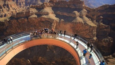 Traveler, Tengok 10 Skywalk Paling Menakutkan dan Menakjubkan di Dunia Berikut Ini