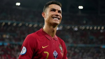 Ronaldo Samai Rekor Ali Daei Cetak Gol Terbanyak untuk Timnas