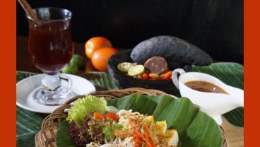 Menikmati Sajian Tradisional Betawi ala Hotel di Wood 1820 Restaurant