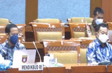 Pengajar Desak PTM Terbatas Ditunda, Ini Jawaban Kemendikbudristek