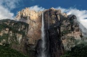 Ini Dia Air Terjun Tertinggi di Dunia, Tingginya 979 Meter