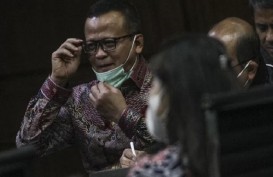 SUAP IZIN EKSPOR BENIH LOBSTER : Edhy Prabowo Dituntut 5 Tahun