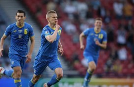 Oleksandr Zinchenko Pemain Terbaik Ketika Ukraina Taklukkan Swedia