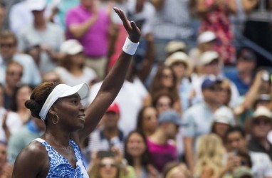 Serena Kandas Akibat Cedera, Venus Williams Bikin Rekor di Wimbledon