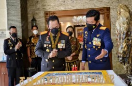 Datangi Rumah Kapolri, Panglima TNI Beri Kejutan di HUT Ke-75 Bhayangkara