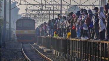 Infeksi Covid-19 Melonjak, Penumpang KRL Diimbau Pakai Masker Berlapis