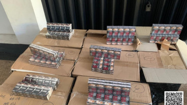 Rokok Ilegal dari Jawa Tengah Diamankan Bea Cukai di Perusahaan Ekspedisi di Pekanbaru