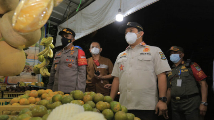 Sejumlah Toko dan Tempat Makan di Tangerang Disegel