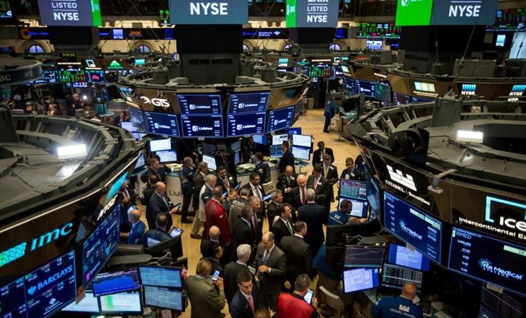 FOMC Minutes Tunjukkan Perdebatan Tapering, Wall Street Tembus Rekor Tertinggi