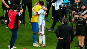 Mengharukan! Neymar Menangis Dipeluk Lionel Messi setelah Argentina Juara Copa Amerika 2021