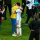 Mengharukan! Neymar Menangis Dipeluk Lionel Messi setelah Argentina Juara Copa Amerika 2021