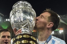 Main Sambil Tahan Sakit Karena Cedera, Pelatih Argentina Puji Messi