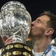 Main Sambil Tahan Sakit Karena Cedera, Pelatih Argentina Puji Messi