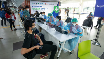 Hujan Kritik, Kemenkes Injak Rem Program Vaksinasi Berbayar?