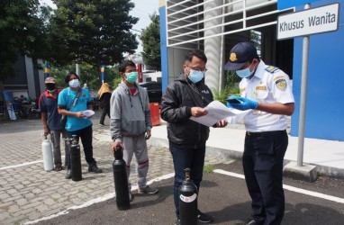 Isi Ulang Oksigen Gratis di Surabaya Diminati Warga