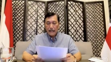 Luhut Minta Maaf dan Baca Teks Saat Konferensi Pers, Ada yang Terharu