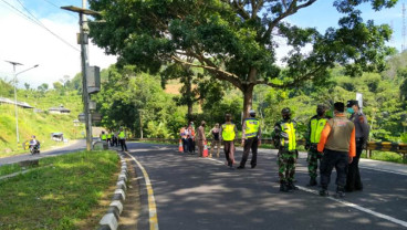 Polisi Perketat Penjagaan Akses Masuk ke Kabupaten Garut