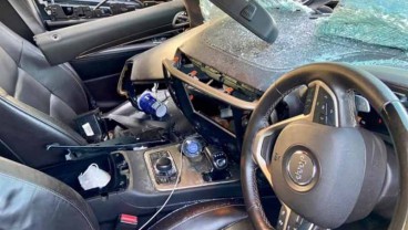 Airbag Tak Berfungsi, Jeep Grand Cherokee Ringsek dan Berujung Pengaduan