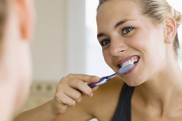 5 Cara Sikat Gigi yang Salah Kaprah
