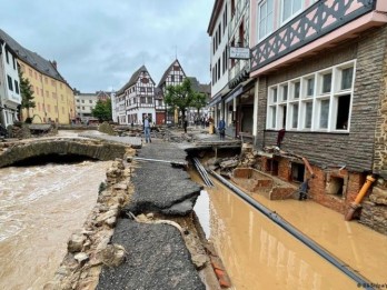 KJRI Frankfurt Kirim Bantuan ke 12 Keluarga WNI Terdampak Banjir