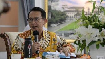 Ridwan Kamil Lantik Kepala BPBD Jabar Jadi Pj Bupati Bekasi