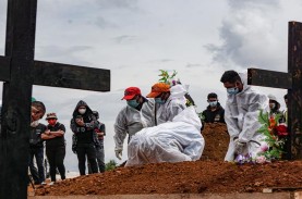 CEK FAKTA: Covid-19 Rekayasa dan Vaksin Mengandung…