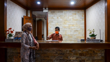 Karyawan Hotel dan Resto Terdampak PPKM Darurat di Garut Peroleh Bansos