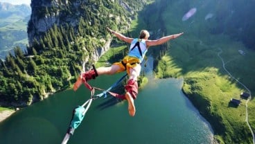 5 Tempat Bungee Jumping Tertinggi di Dunia, Berani Coba?