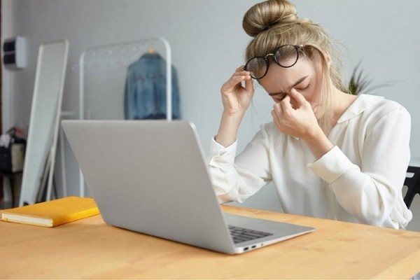 Ilustrasi burnout akibat work from home (WFH)/Freepik