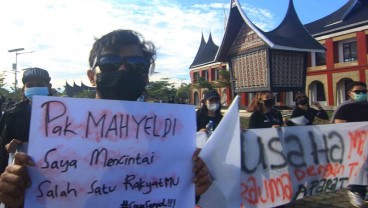 UMKM di Padang Kibarkan Bendera Putih, Ini Pesannya