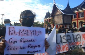 UMKM di Padang Kibarkan Bendera Putih, Ini Pesannya