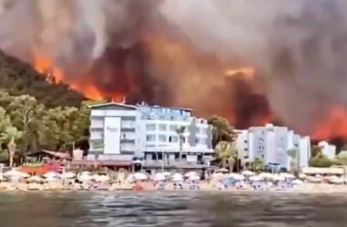 Kebakaran Hutan di Selatan Turki, 3 Orang Tewas dan Puluhan Terluka