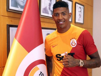Bek Timnas Belanda Patrick van Aanholt Perkuat Galatasaray