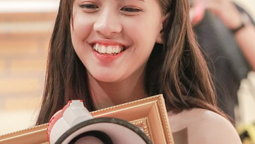 Daftar Film yang Dibintangi Zara Adhisty 