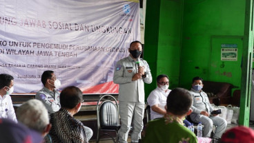 Jasa Raharja Berikan Bansos dan Vaksinasi Awak Bus Antar Kota