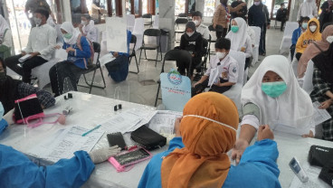 Pelajar di Garut Antusias Ikuti Sentra Vaksinasi