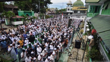 Ribuan Umat Islam di Palu Ikut Salatkan Jenazah Habib Saggaf Aljfuri