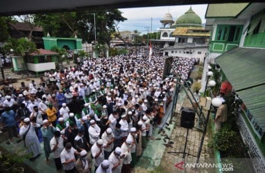 Ribuan Umat Islam di Palu Ikut Salatkan Jenazah Habib Saggaf Aljfuri