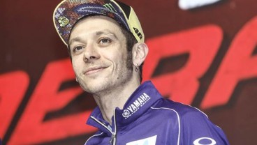 Valentino Rossi Gantung Sepatu dari MotoGp, Panen Pujian dari Dunia Sepak Bola