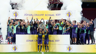 Noni Cetak 2 Gol, PSV Hajar Ajax 4–0, Juara Piala Super Belanda