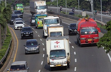 Volume Angkutan Truk Turun saat PPKM? Aptrindo: Tergantung Stok Gudang 