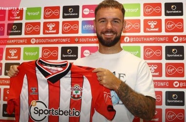 Southampton Boyong Striker Adam Armstrong dari Blackburn Rovers