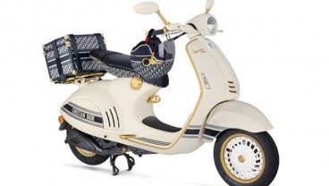 Vespa 946 Christian Dior Laku Rp1,35 Miliar, Apa Istimewanya?