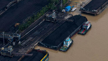Harga Batu Bara Berlayar, Cuan Emiten Pelayaran Angkat Sauh