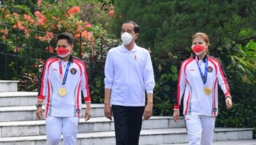 Jokowi Serahkan Bonus kepada Atlet Peraih Medali Olimpiade Tokyo 2020