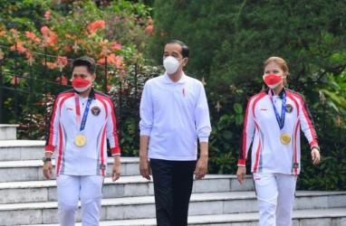 Jokowi Serahkan Bonus kepada Atlet Peraih Medali Olimpiade Tokyo 2020