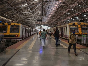 Berhenti Sejak Maret 2020, Mumbai Akhirnya Buka Layanan Kereta