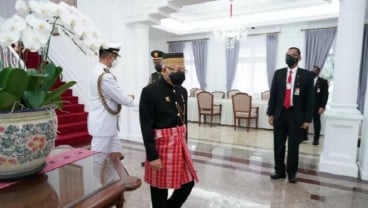 Sidang Tahunan MPR: Jokowi Pakai Baju Adat Baduy, Ma`ruf Amin Kenakan Baju Mandar 