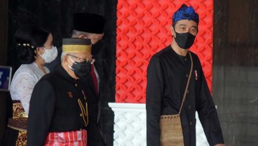 Pakai Baju Adat Baduy, Jokowi Banjir Pujian dari Warganet