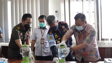 Sinergi Bea Cukai dan BNNP Kalimantan Selatan Musnahkan Ratusan Gram Narkotika